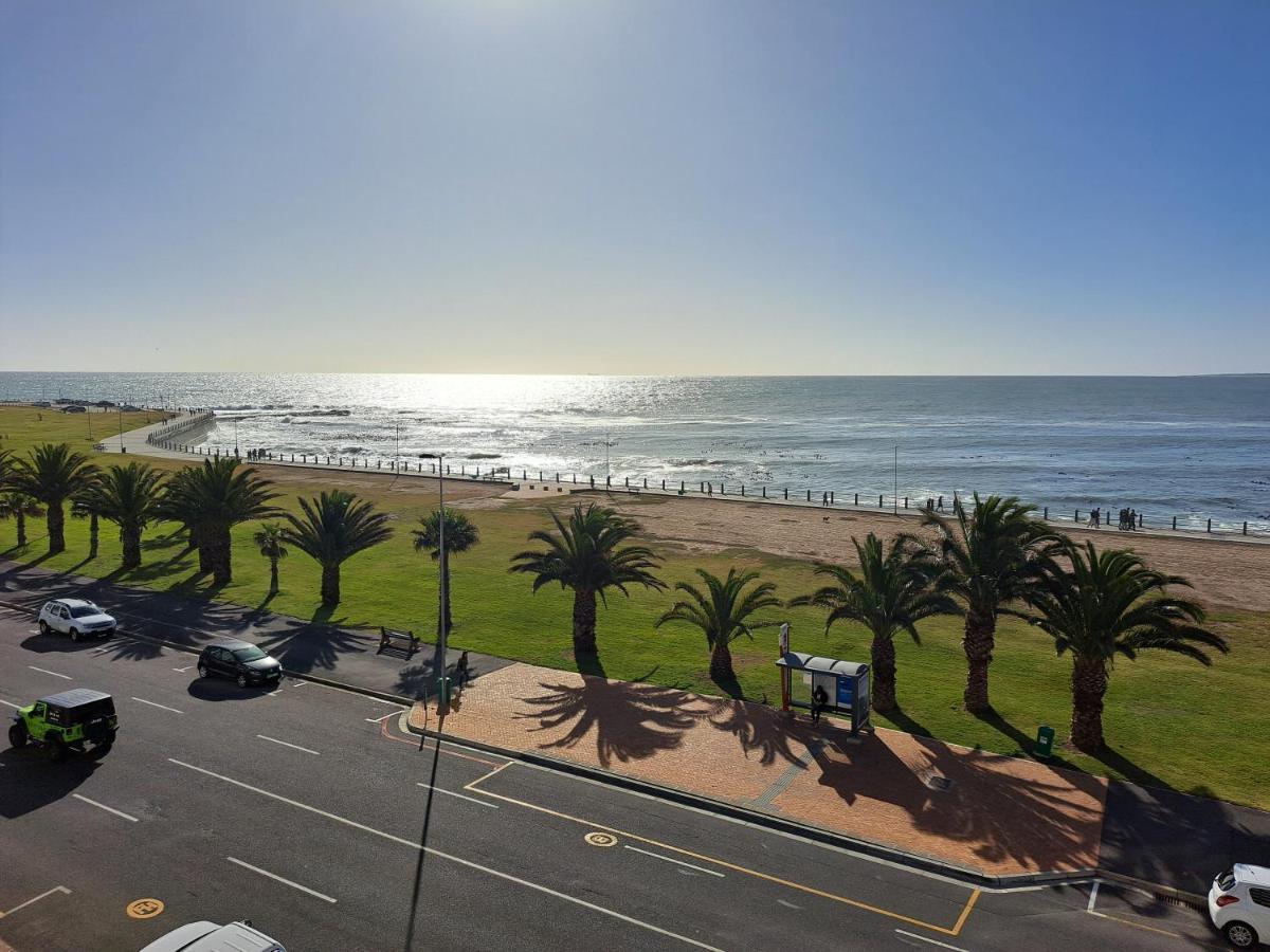 3 Bedroom Sea Facing Family Apartment Cape Town Moullie Point Εξωτερικό φωτογραφία