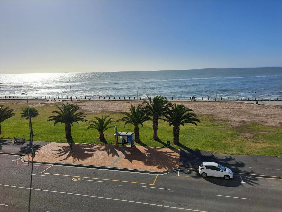 3 Bedroom Sea Facing Family Apartment Cape Town Moullie Point Εξωτερικό φωτογραφία