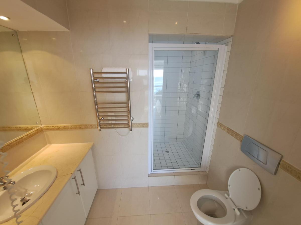 3 Bedroom Sea Facing Family Apartment Cape Town Moullie Point Εξωτερικό φωτογραφία