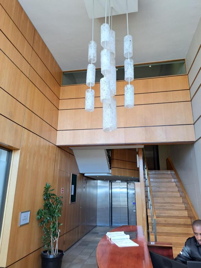 3 Bedroom Sea Facing Family Apartment Cape Town Moullie Point Εξωτερικό φωτογραφία