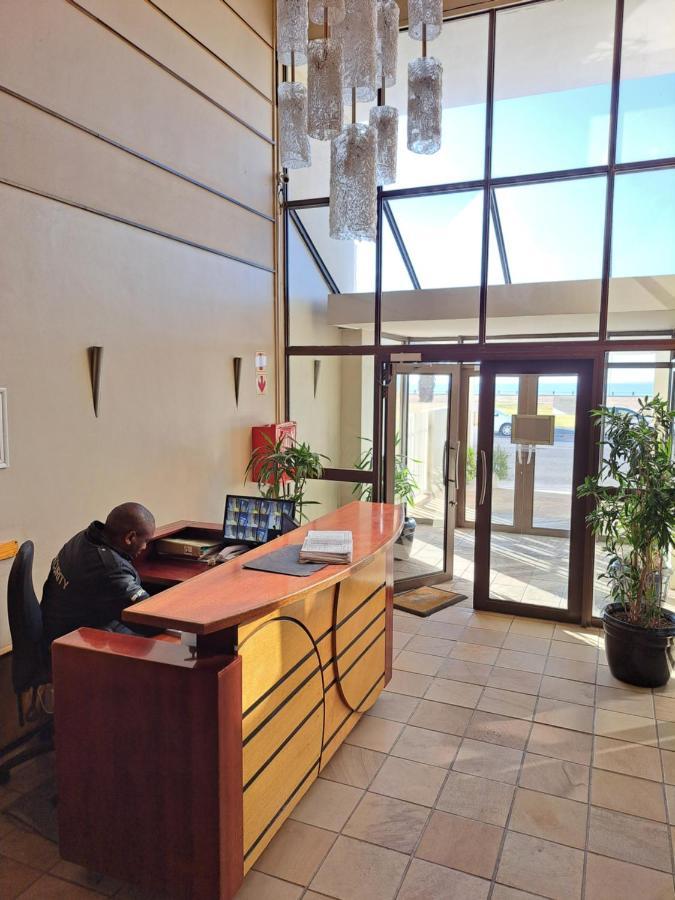 3 Bedroom Sea Facing Family Apartment Cape Town Moullie Point Εξωτερικό φωτογραφία