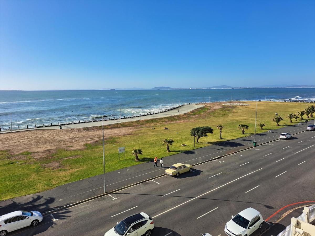 3 Bedroom Sea Facing Family Apartment Cape Town Moullie Point Εξωτερικό φωτογραφία